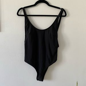 High cut one-piece swimsuit
